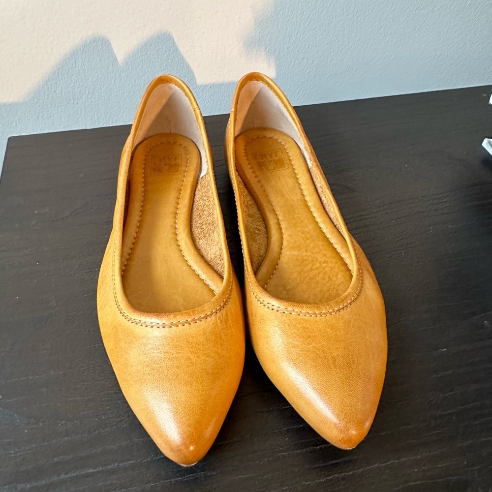 Brand new Frye Regina Ballet Flats